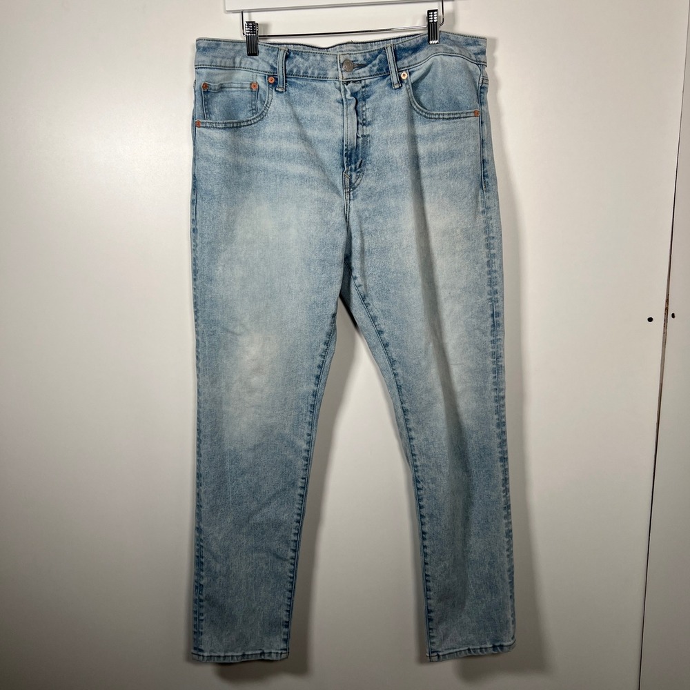 Men's American Eagle Jeans Light Wash Airflex+ Relaxed Jeans Stretch Denim 36x32